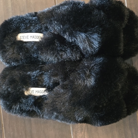 Steve Madden  NWT Black Slippers Sz L 9-10 - Picture 2 of 5